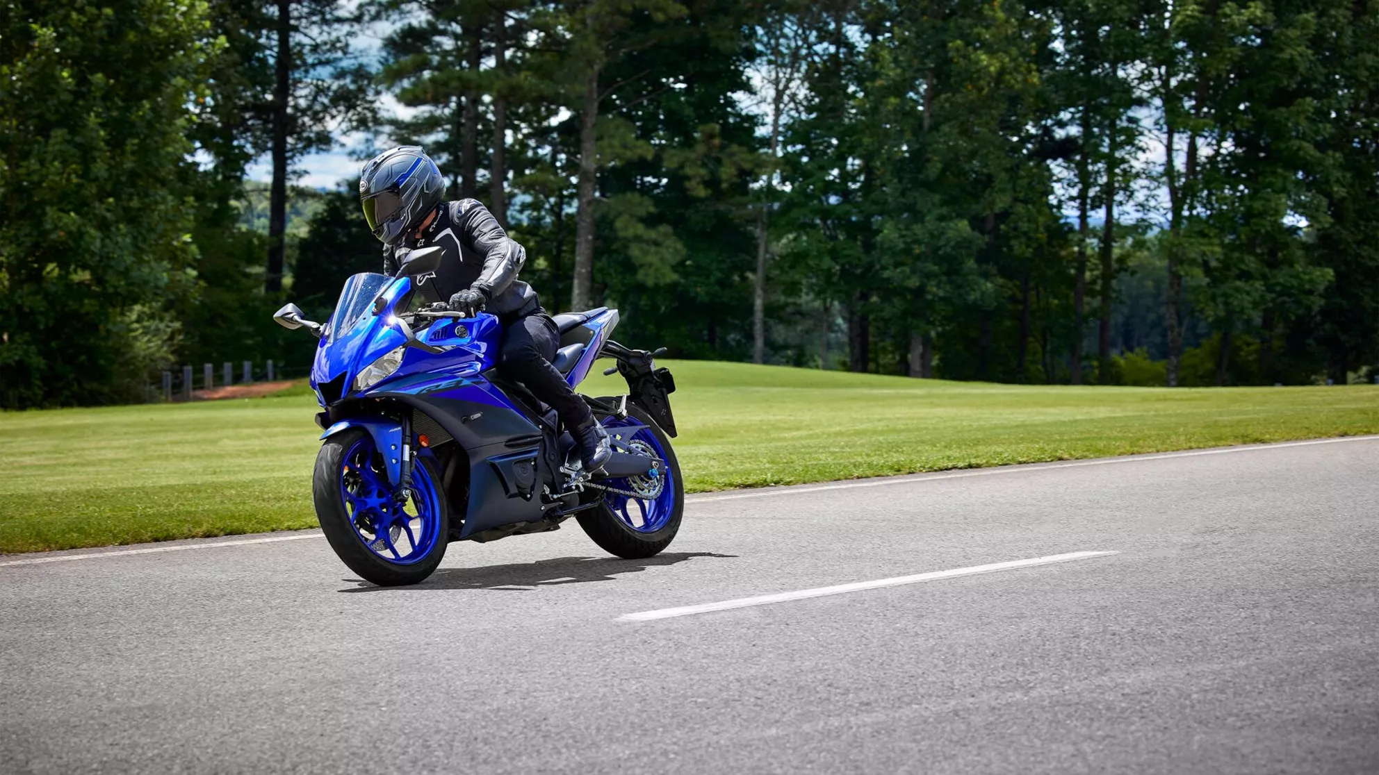 Yamaha R3 2024 - Imagem 60 Yamaha R3 2024 - Imagem 60