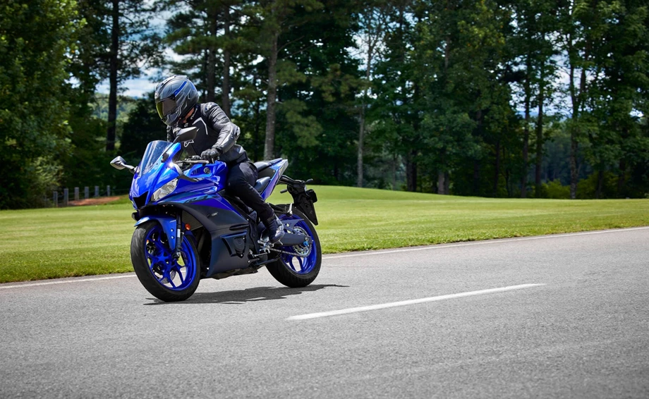 Yamaha R3 Bild 13: Yamaha R3