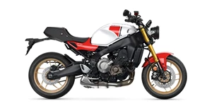 Yamaha XSR900 2024 vs Triumph Street Triple 765 Moto2 Edition 2023 Yamaha XSR900 2024 vs Triumph Street Triple 765 Moto2 Edition 2023