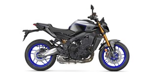 Yamaha XSR900 2020 vs Yamaha MT-09 SP 2024 Yamaha XSR900 2020 vs Yamaha MT-09 SP 2024