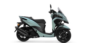 Yamaha Tricity 155 2024 vs Yamaha XMAX 125 IRON MAX 2019