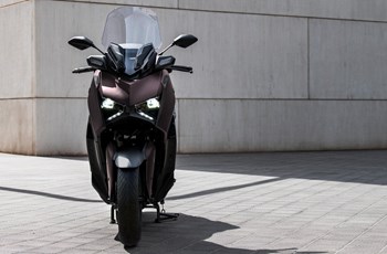 Yamaha XMAX 300 Tech MAX 2024 - Bild 14 Yamaha XMAX 300 Tech MAX 2024 - Bild 14