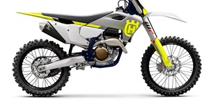 Husqvarna FC 250 2024 vs KTM 300 SX 2023 Husqvarna FC 250 2024 vs KTM 300 SX 2023