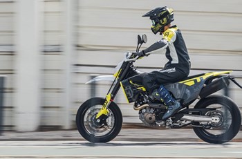 Husqvarna 701 Supermoto 2024 - Bild 3 Husqvarna 701 Supermoto 2024 - Bild 3