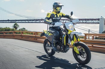 Husqvarna 701 Supermoto 2024 - Bild 5 Husqvarna 701 Supermoto 2024 - Bild 5