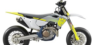 Kawasaki Ninja 300 2017 vs Husqvarna FS 450 2024