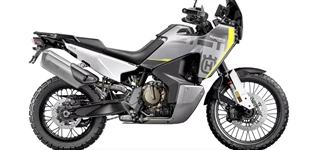 Husqvarna Norden 901 2024 vs KTM 890 SMT 2024 Husqvarna Norden 901 2024 vs KTM 890 SMT 2024