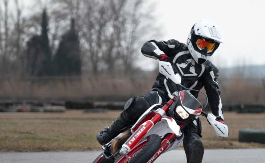 Rieju MRT 50 Trophy Bild 5: Rieju MRT 50 Trophy