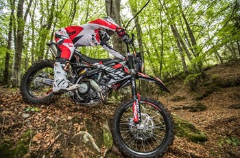 Rieju MR Pro 125 2024 - Bild 12 Rieju MR Pro 125 2024 - Bild 12