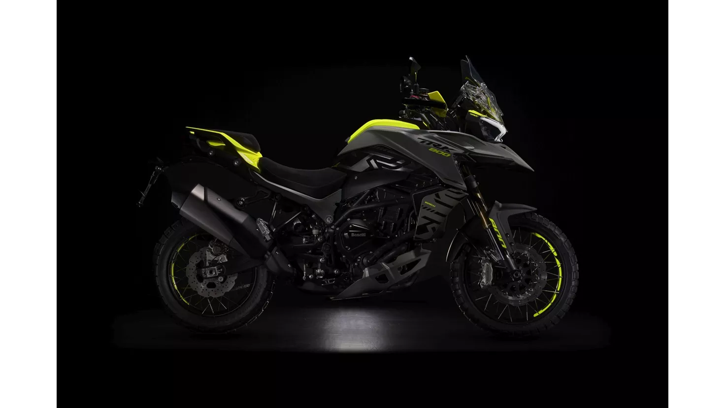 Benelli TRK 800 - technical data, prices, reviews