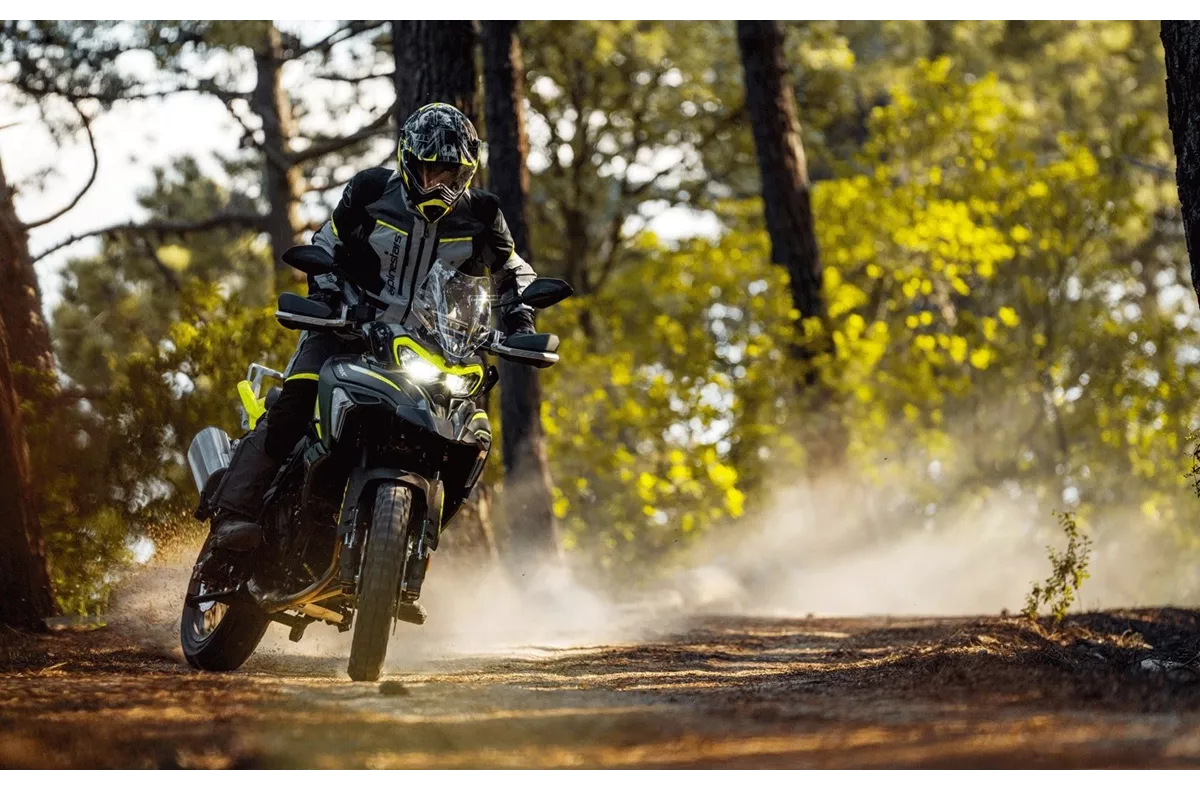 Benelli TRK 702 X Benelli TRK 702 X