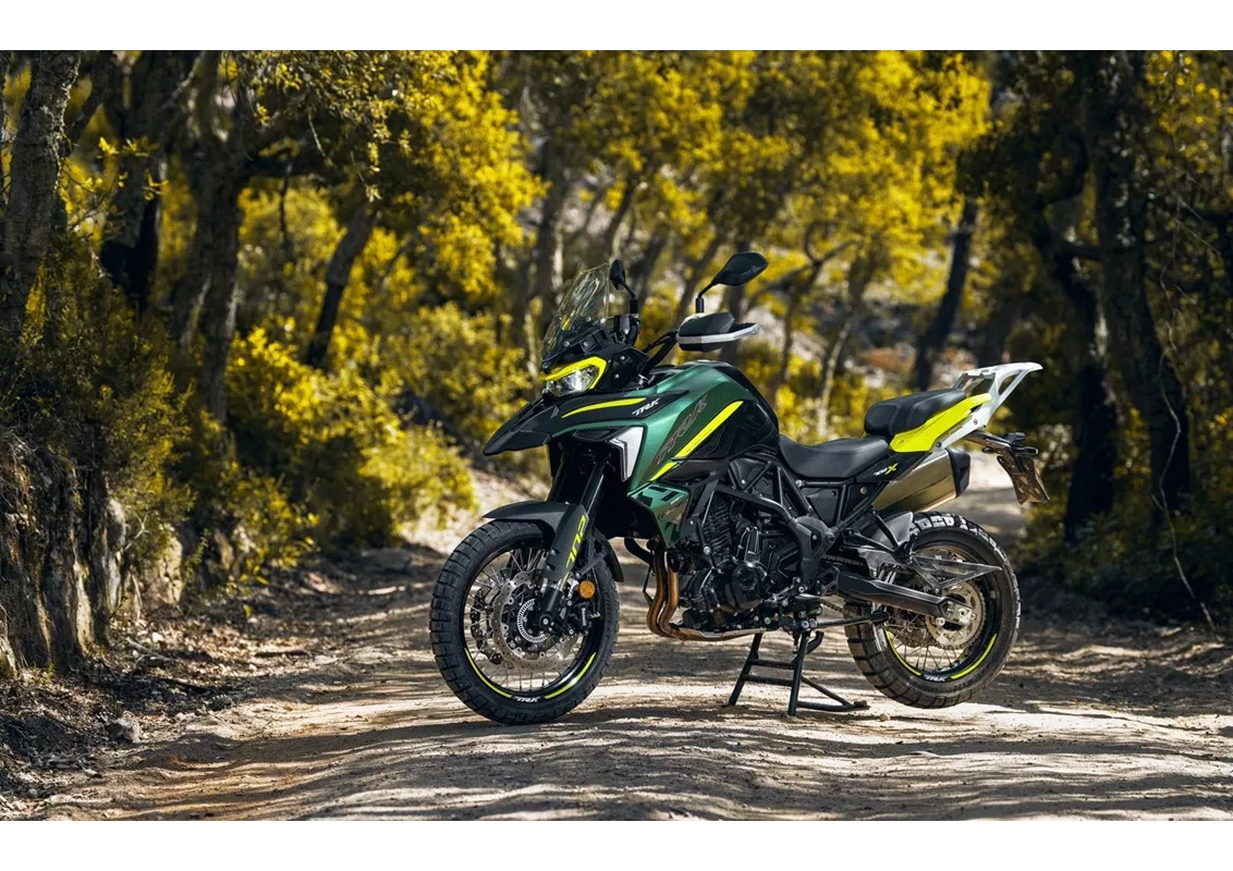 Benelli TRK 702 X 2024 vs BMW F 800 GS Adventure 2014