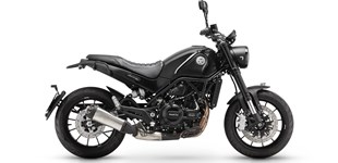 Benelli Leoncino 500 2024 vs Kawasaki Z650 RS 2025