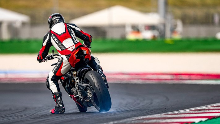 Ducati Streetfighter V2 () - Bild 2