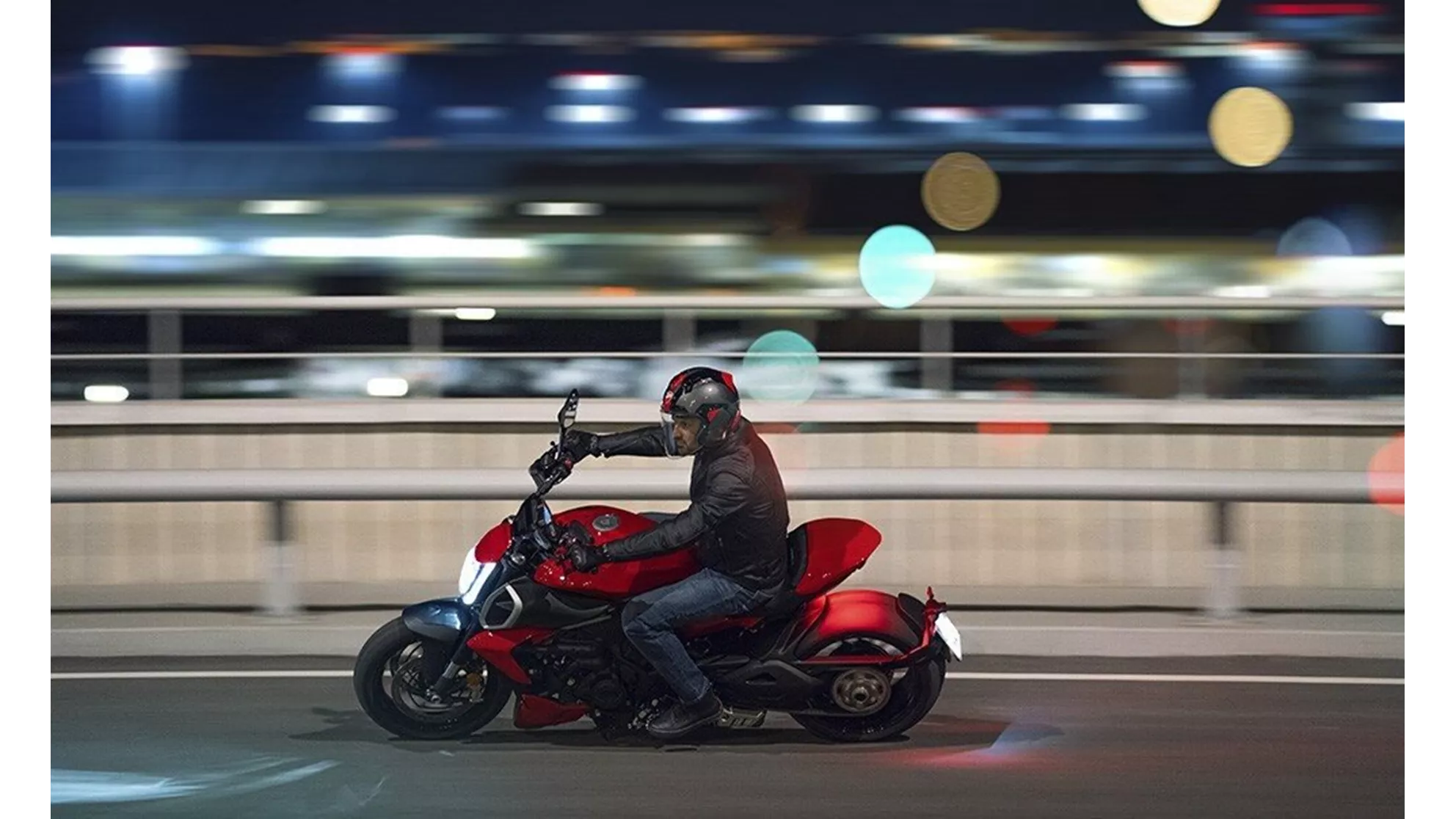 Ducati Diavel V4 - Slika 1