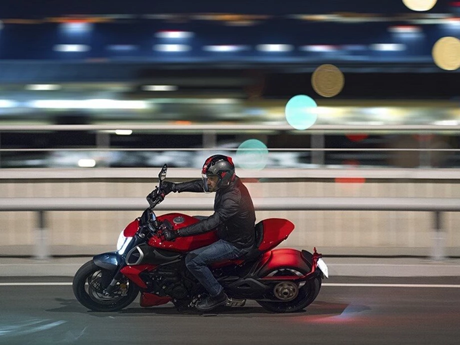 Ducati Diavel V4 Bild 3: Ducati Diavel V4