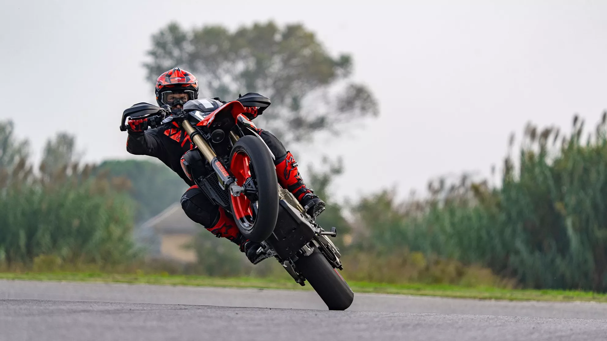 Ducati Hypermotard 698 Mono - Resim 3