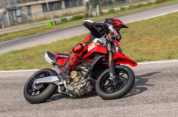 Ducati Hypermotard 698 Mono 2024 - Bild 9 Ducati Hypermotard 698 Mono 2024 - Bild 9