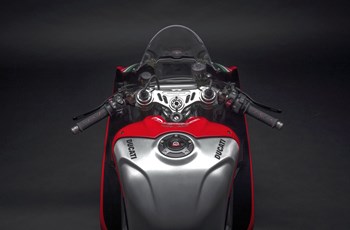 Ducati Panigale V4 SP2 30° Anniversario 916 2024 - Bild 18 Ducati Panigale V4 SP2 30° Anniversario 916 2024 - Bild 18