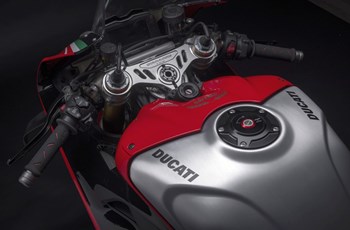 Ducati Panigale V4 SP2 30° Anniversario 916 2024 - Bild 3 Ducati Panigale V4 SP2 30° Anniversario 916 2024 - Bild 3