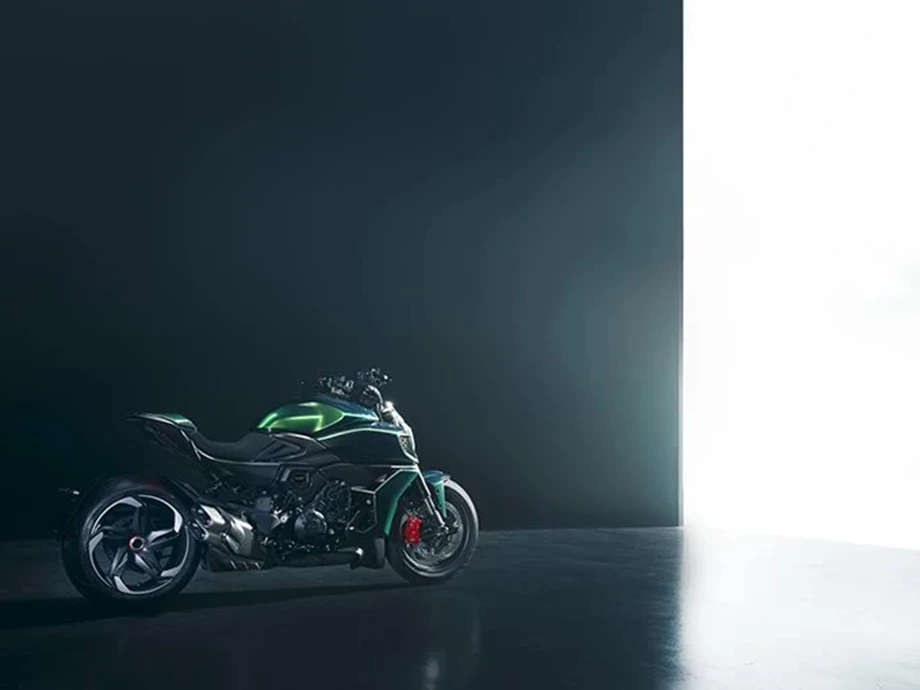 Ducati Diavel for Bentley Bild 2: Ducati Diavel for Bentley