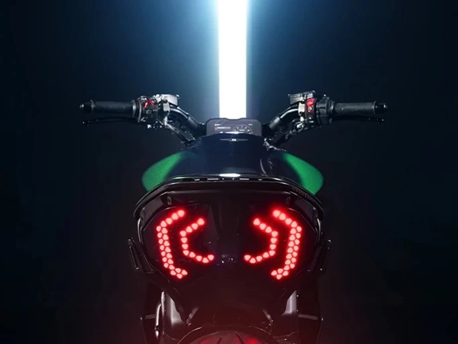 Ducati Diavel for Bentley Bild 3: Ducati Diavel for Bentley