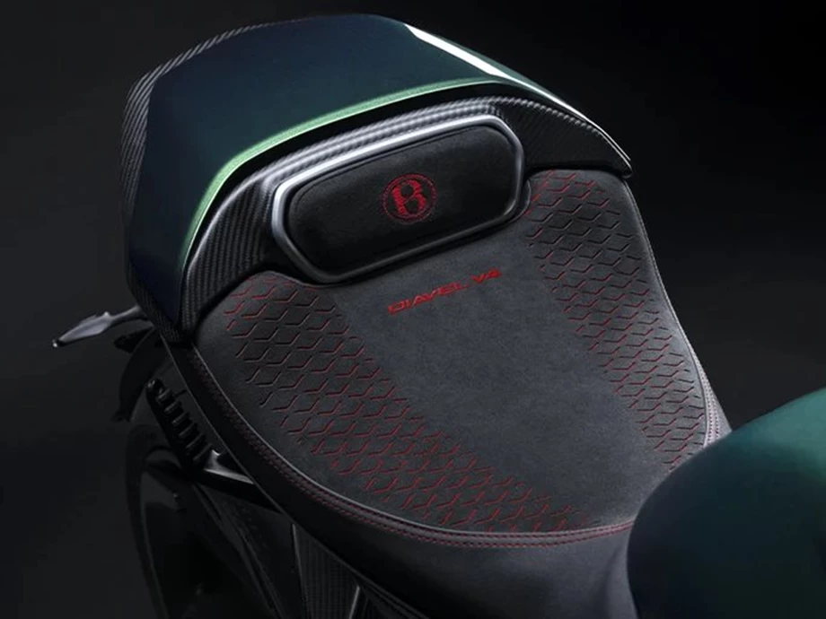 Ducati Diavel for Bentley Bild 5: Ducati Diavel for Bentley