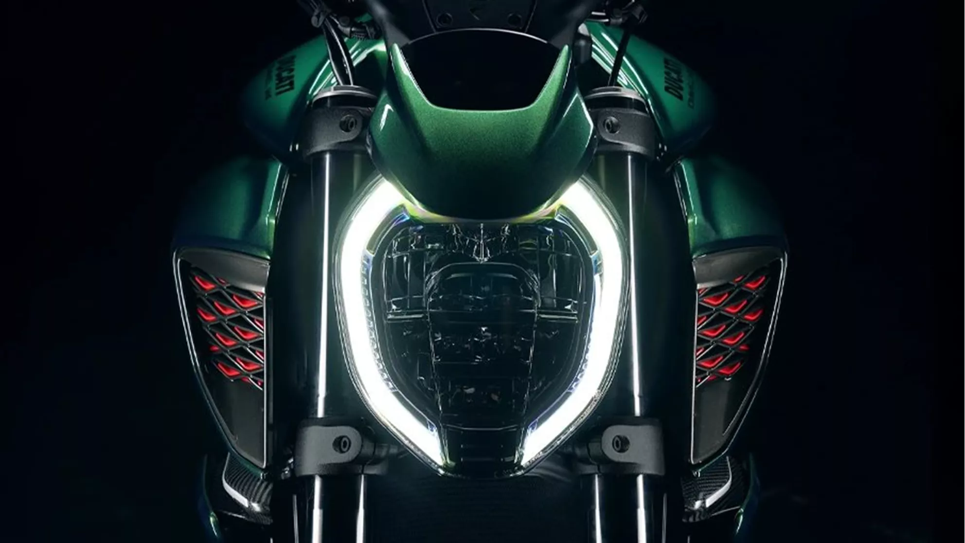 Ducati Diavel for Bentley - Resim 6