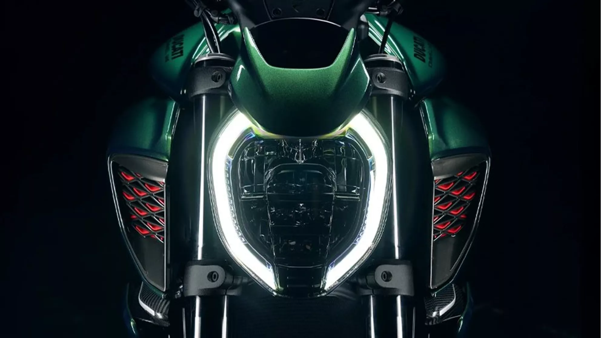 Ducati Diavel for Bentley - Image 6 Ducati Diavel for Bentley - Image 6