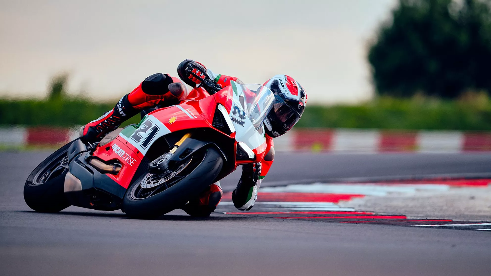 Ducati Panigale V2 Bayliss Edition - Image 5 Ducati Panigale V2 Bayliss Edition - Image 5