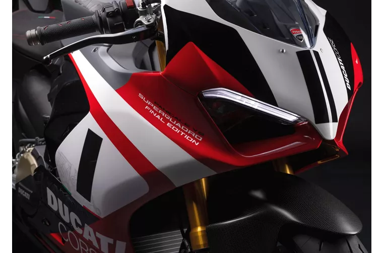 Ducati Panigale V2 Superquadro Final Edition 2024 Ducati Panigale V2 Superquadro Final Edition 2024