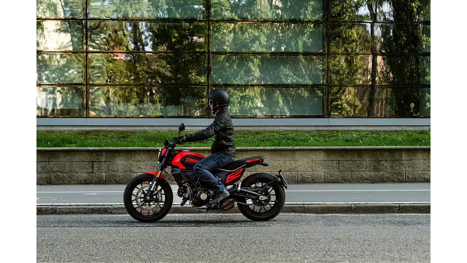 Ducati Scrambler Full Throttle - Obrázok 9