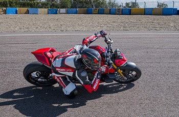 Ducati Streetfighter V4 2024 - Bild 8 Ducati Streetfighter V4 2024 - Bild 8