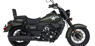 Keeway K-Light 125 2024 vs United Motors UM Renegade Commando 300 2024