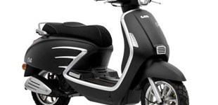 United Motors UM Chill 125 2024 vs Vespa LX 125 2009