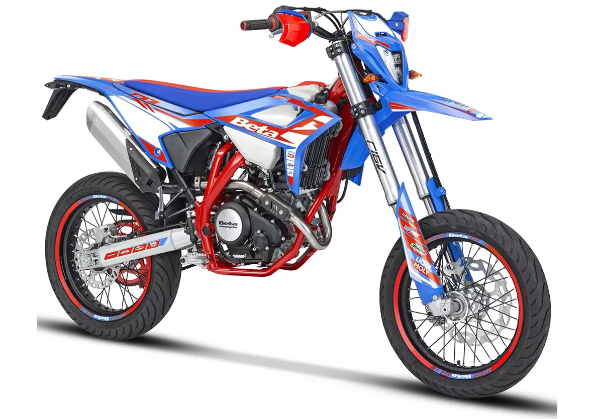 KTM 125 Duke 2019 vs Beta RR Motard 125 R 2024
