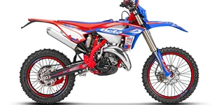 Beta RR RACING 2T 125 2024 vs KTM 125 XC-W 2025 Beta RR RACING 2T 125 2024 vs KTM 125 XC-W 2025