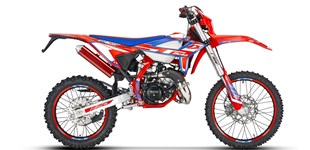 Derbi Senda DRD X-Treme 50 SM 2016 vs Beta RR 50 Racing 2024