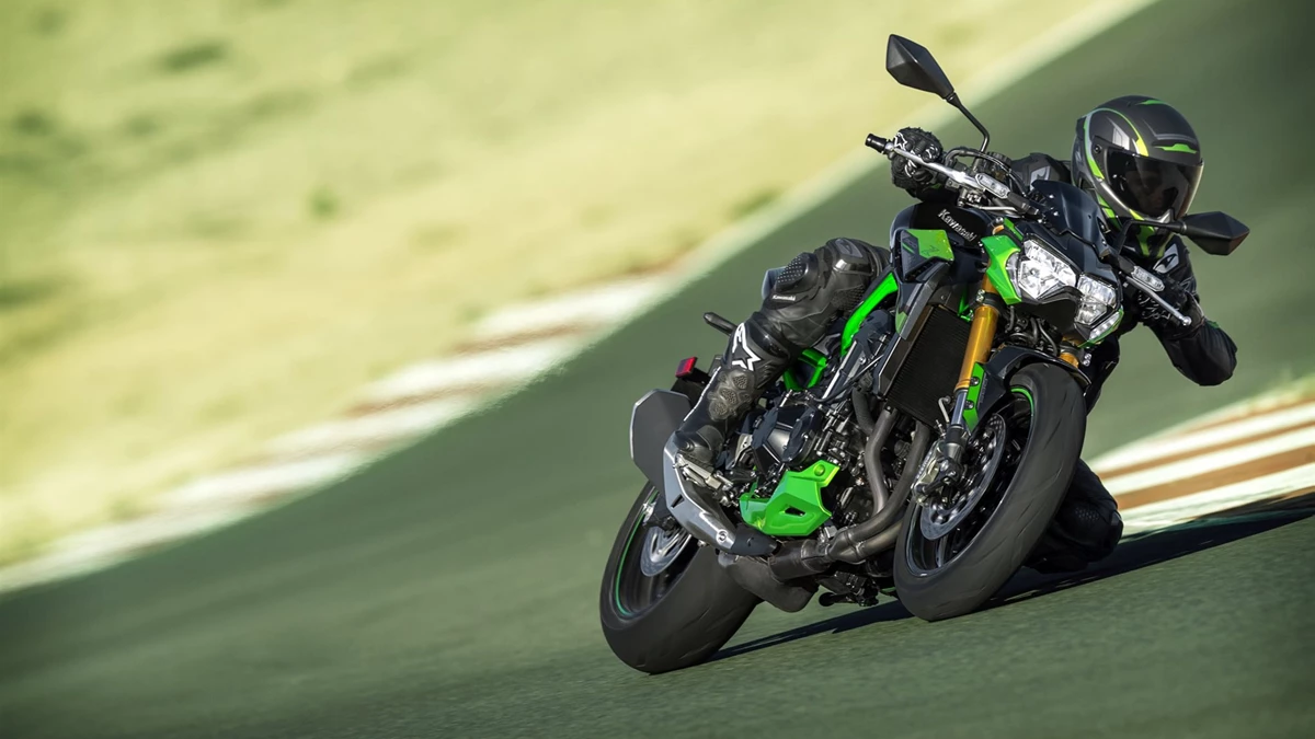 Kawasaki Z900 SE Bild 3: Kawasaki Z900 SE