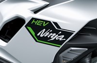 Kawasaki Ninja 7 Hybrid 2024 - Bild 6