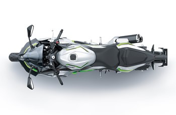 Kawasaki Ninja 7 Hybrid 2024 - Bild 4