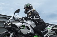Kawasaki Ninja 7 Hybrid 2024 - Bild 14