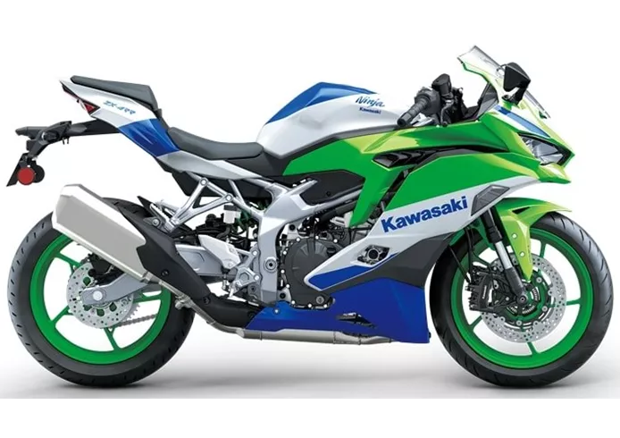 KTM 390 Duke 2020 vs Kawasaki Ninja ZX-4RR 40th Anniversary Edition 2024