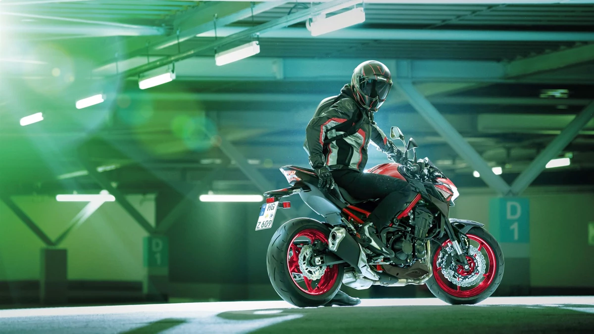 Kawasaki Z900 Bild 14: Kawasaki Z900