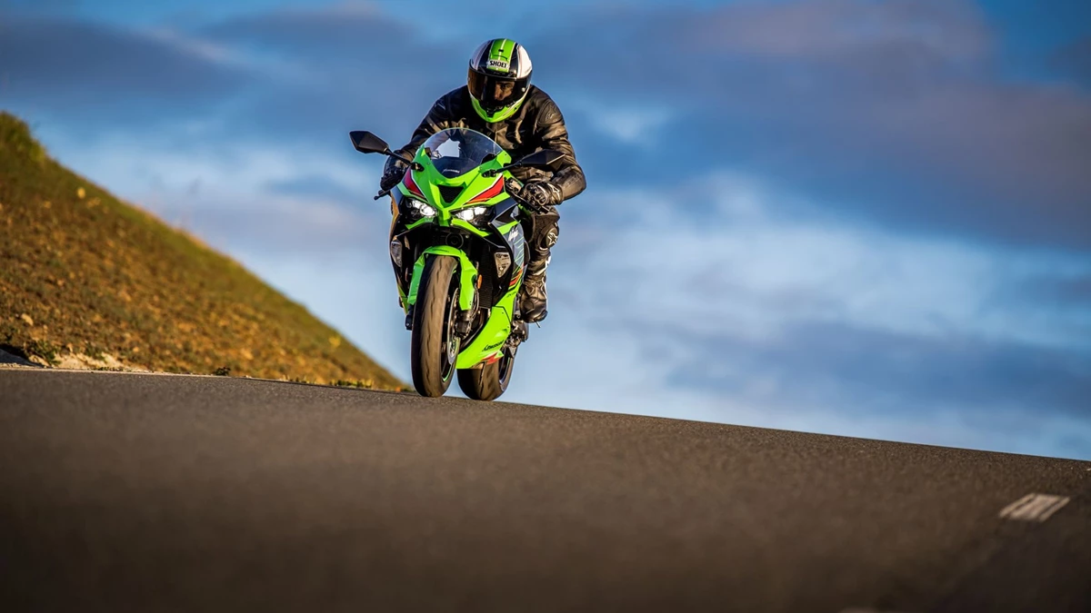 Kawasaki Ninja ZX-6R Bild 2: Kawasaki Ninja ZX-6R