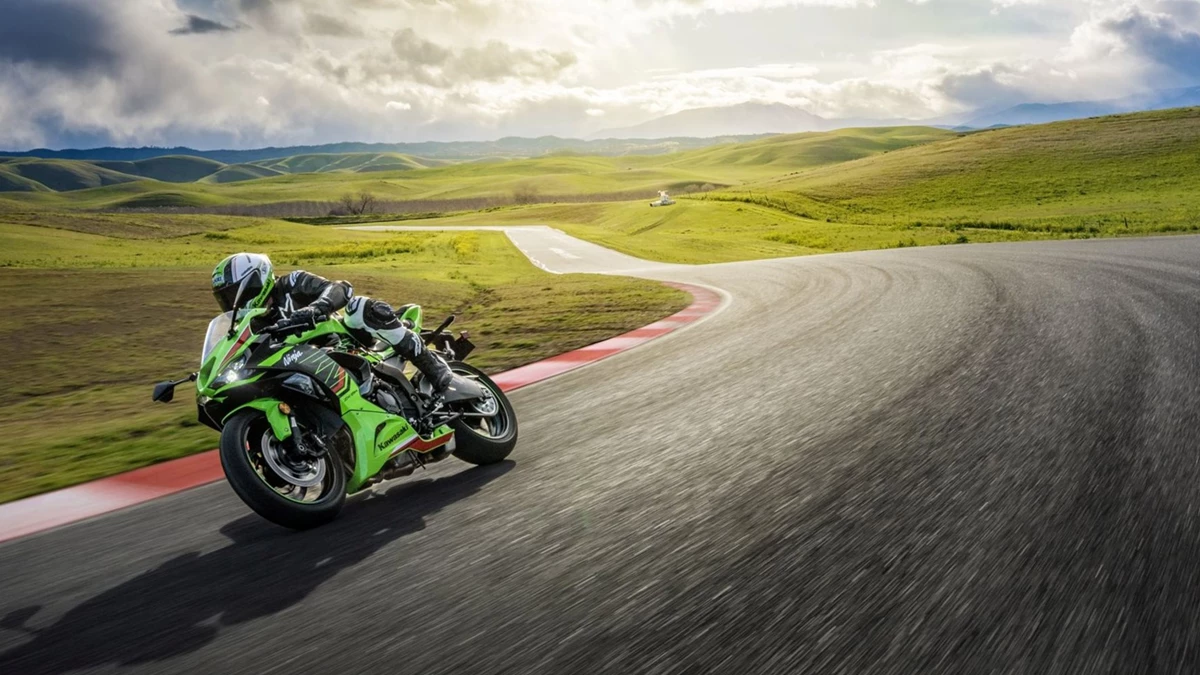 Kawasaki Ninja ZX-6R Bild 12: Kawasaki Ninja ZX-6R