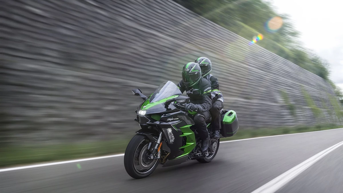 Kawasaki Ninja H2 SX SE Bild 3: Kawasaki Ninja H2 SX SE