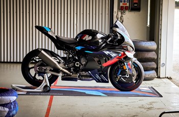 BMW M 1000 RR 2024 - Bild 18 BMW M 1000 RR 2024 - Bild 18