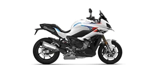 BMW S 1000 XR 2024 vs Triumph Street Triple 765 RS 2022 BMW S 1000 XR 2024 vs Triumph Street Triple 765 RS 2022