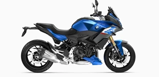 BMW F 900 XR 2024 vs KTM 890 SMT 2024 BMW F 900 XR 2024 vs KTM 890 SMT 2024